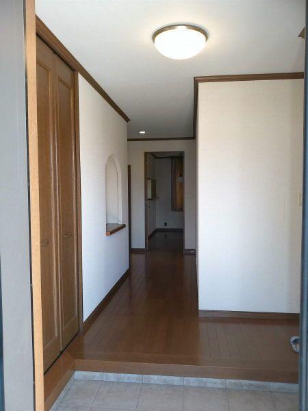 ＬＵＣＥＮＴ　ＳＱＵＡＲＥ　ＴＡＫＡＳＵ（1） 玄関