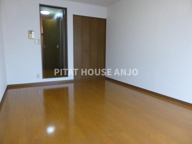 アンプルール ブワ エトワル（204） 室内