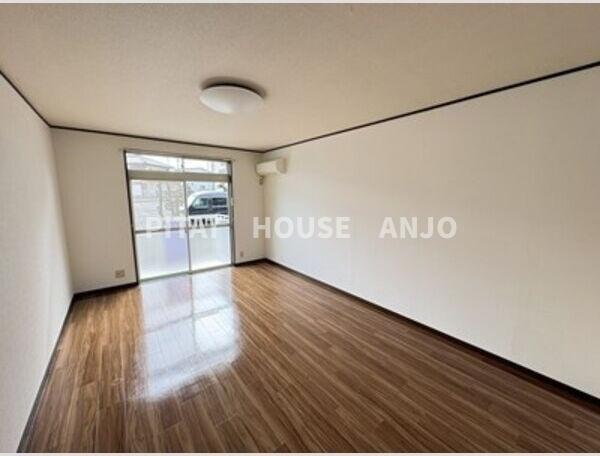 ＭＡＧＮＯＬＩＡ　ＨＯＵＳＥ（112） リビング