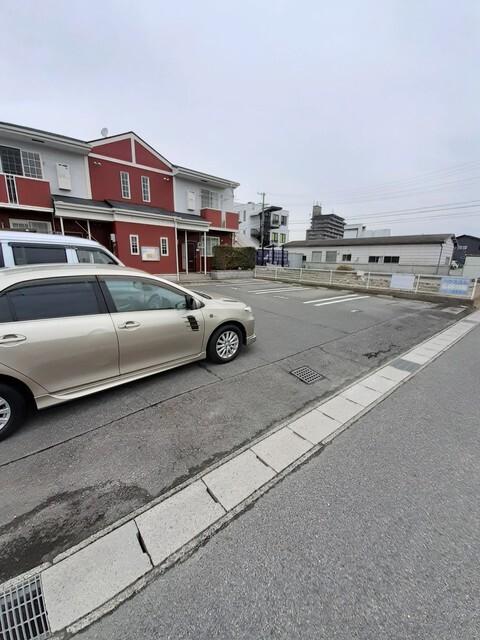 ウッドイン　２番館（102） 駐車場