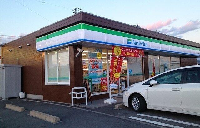 ファミリーマート一色前野店：350m