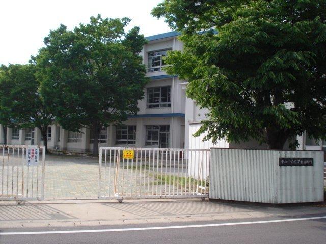 西尾市立中畑小学校：748m