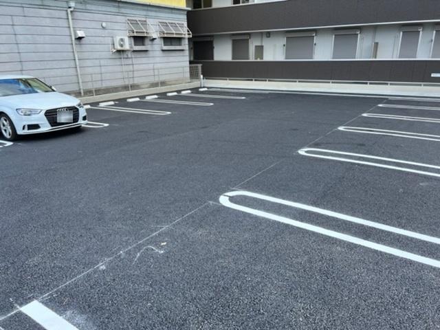 Ｄ-スクエア鴨田（202） 駐車場