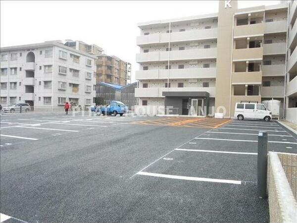 Kビル横山（105） 駐車場