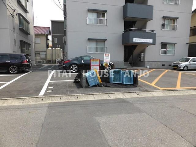 百石マンション　1号館（3A） 駐車場