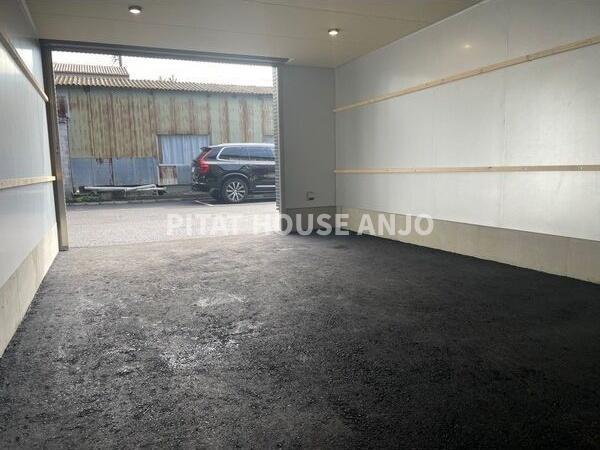 Garage Villa 西岡崎（105） 駐車場