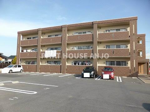 桜井駅より徒歩8分 築15年3ヶ月 3階建の賃貸物件