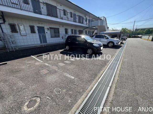 ジュネスひだか（103） 駐車場
