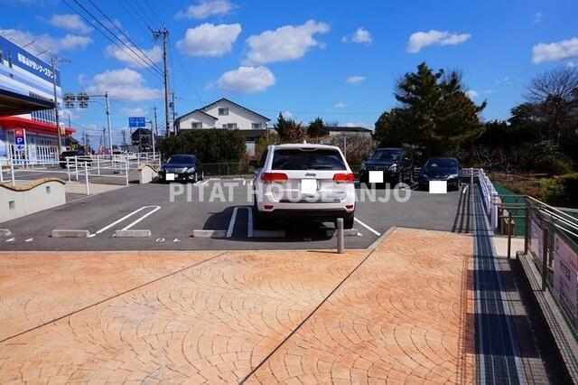 セジュール２１（202） 駐車場