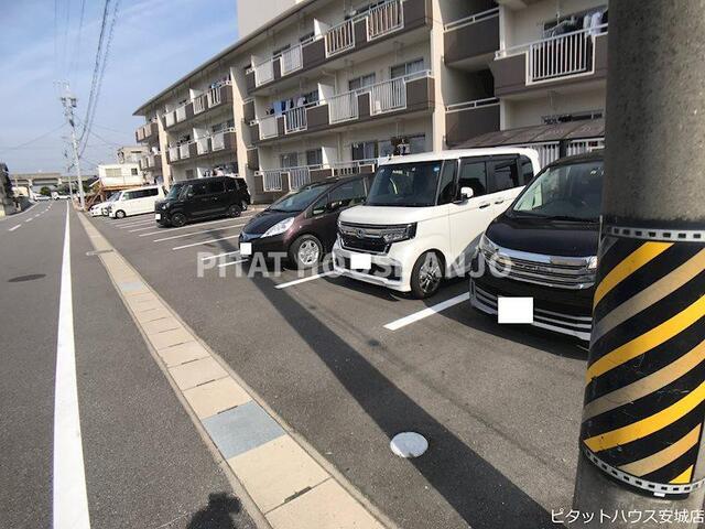 コーポラススギウラ（203） 駐車場