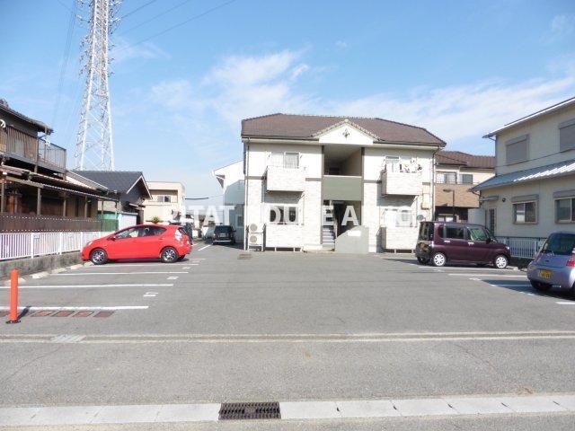 クレストコート笹山（104） 駐車場