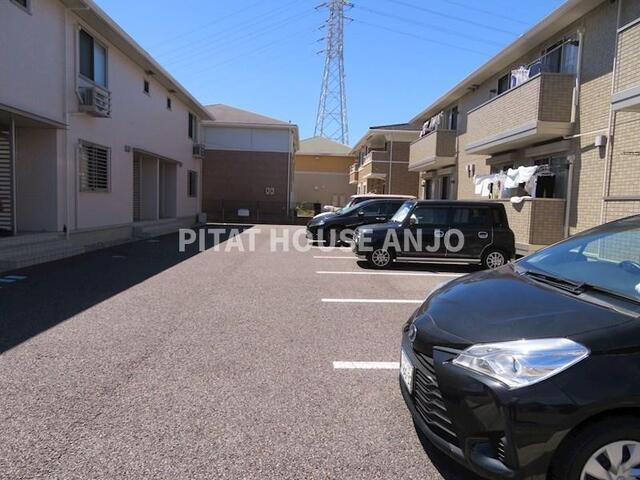 クレセントＡ棟（102） 駐車場