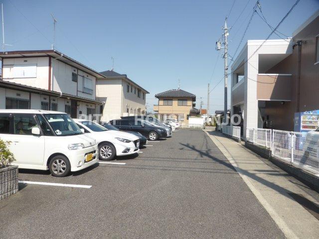 ドエルＫ．Ｓ（203） 駐車場