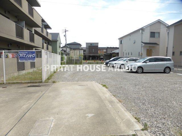 リベルテ杉浦（303） 駐車場