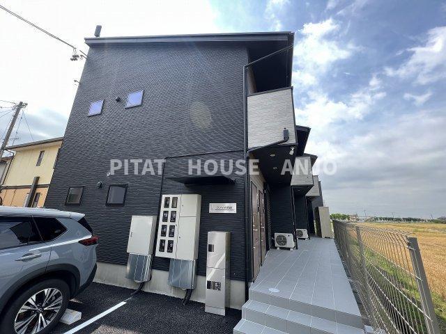 ラフィネ岡崎（２C） 駐車場