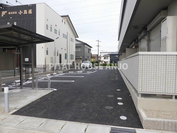 レグルス東刈谷（203） 駐車場