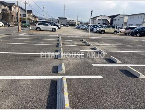 ファミール丁田（203） 駐車場