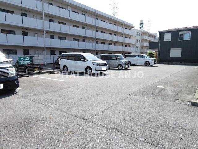 ファミール末広（103） 駐車場