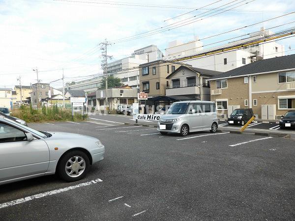 シャトレ住吉（102） 駐車場