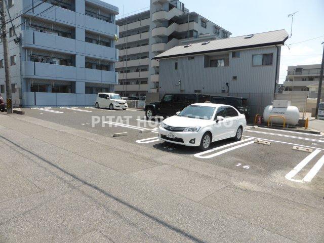 ブレイン安城（204） 駐車場