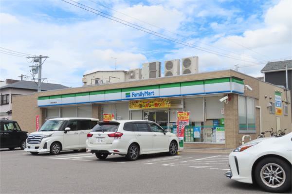 ﾌｧﾐﾘｰﾏｰﾄ 西尾永楽町店：932m