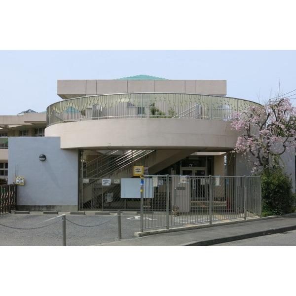 横浜市中川西保育園：422m