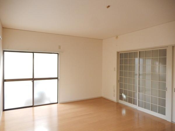 広島市佐伯区三宅テラスハウス リビング