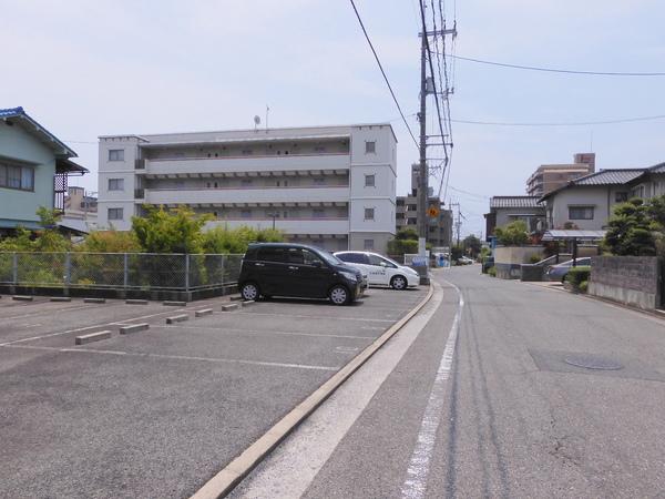 サコマンション（201） 駐車場