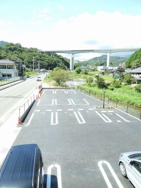 ５ｔｈ　Ａｖｅｎｕｅ　Ｂ（103） 駐車場