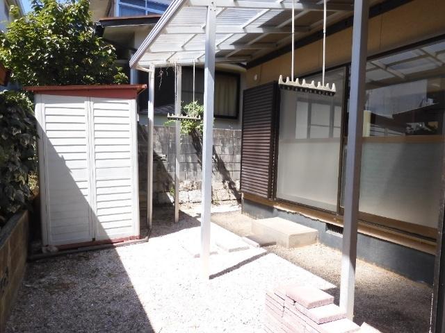 峰高2丁目貸家 庭