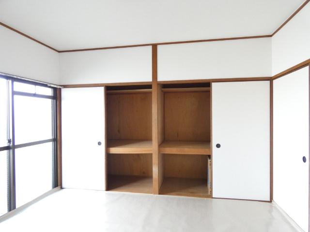 ビューハイツ寺本（303） 収納