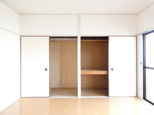ビューハイツ寺本（303） 収納