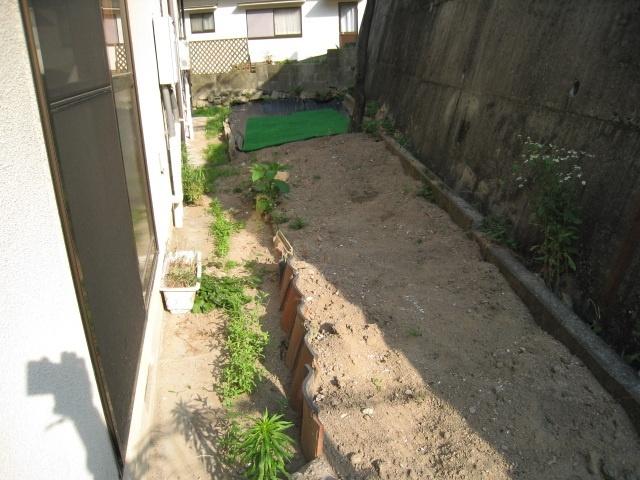 前横山棟割 庭