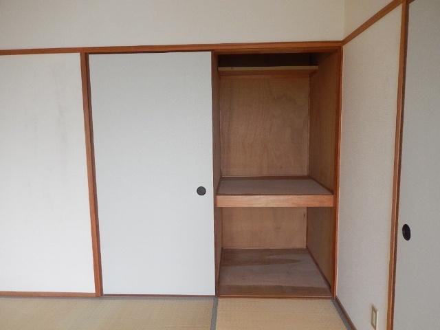 ビューハイツ寺本（302） 収納