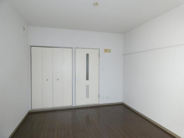 アクシス翠町（205） リビング