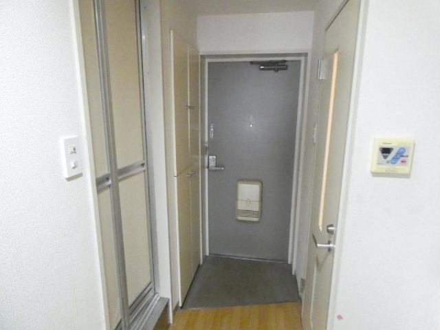 アクシス翠町（205） 玄関