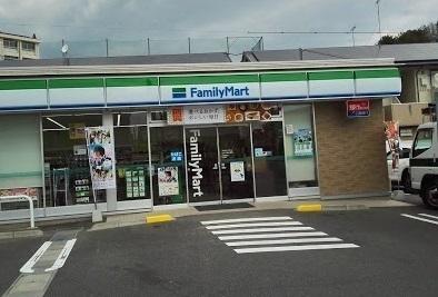 ファミリ−マ−ト：700m