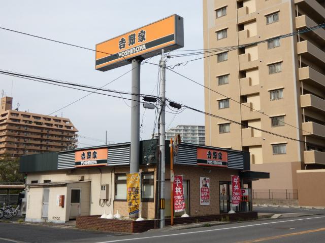 吉野家2号線五日市店：392m