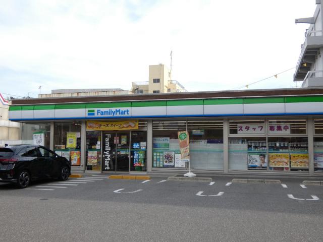 ファミリーマート海老園店：302m
