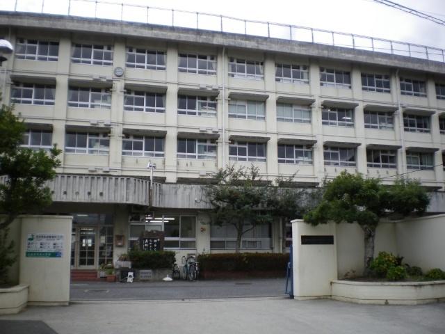 広島市立五日市中央小学校：333m