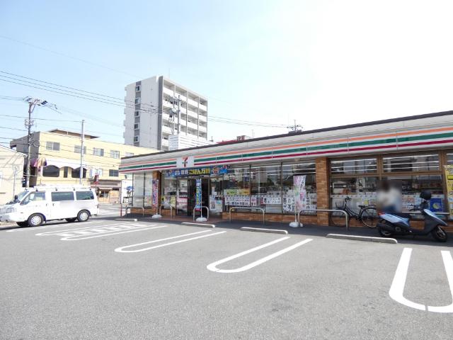 セブンイレブン広島五日市中央1丁目店：191m
