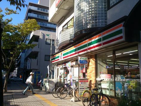 セブンイレブン広島五日市駅前店：43m