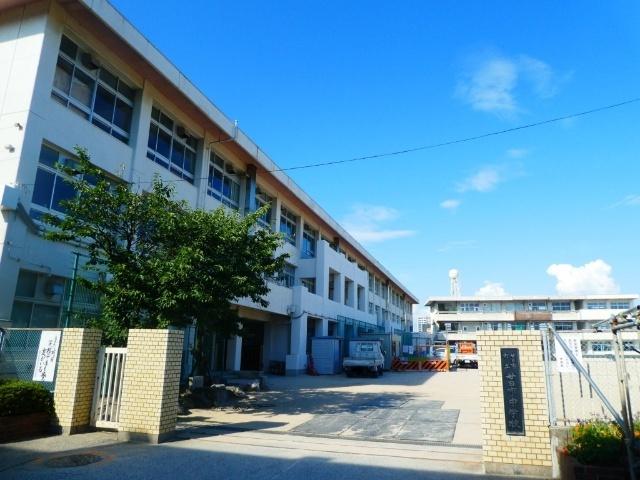 廿日市市立廿日市中学校：1927m
