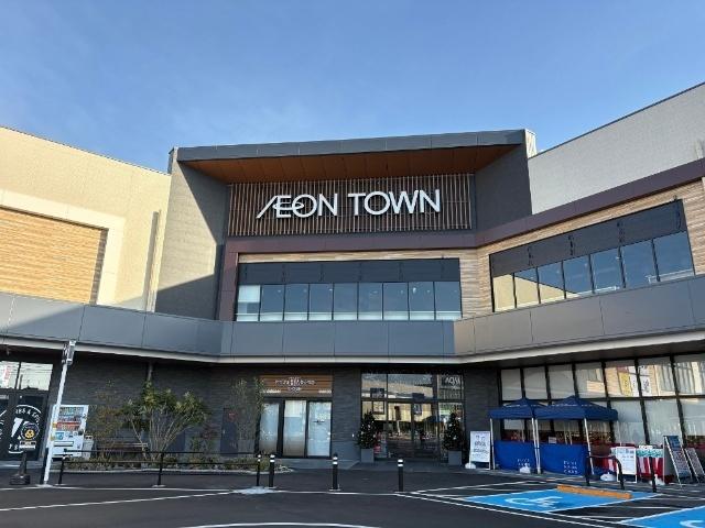 イオンタウン楽々園：889m