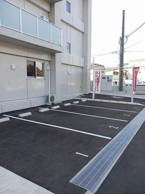 フォーム（304） 駐車場