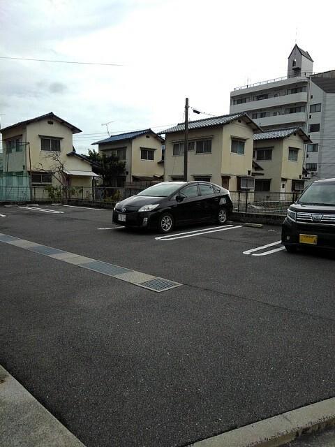 サンシャインレジデンス（201） 駐車場
