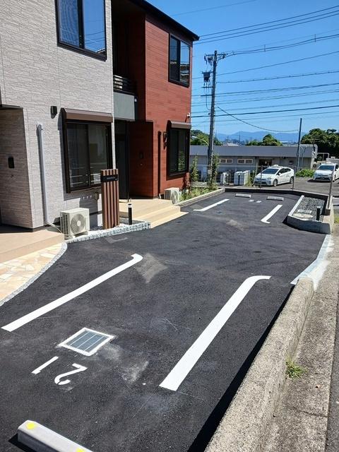 スクエアメゾン（202） 駐車場