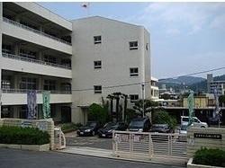 八幡小学校：280m