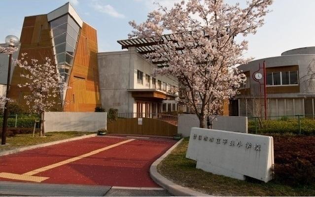 平良小学校：450m
