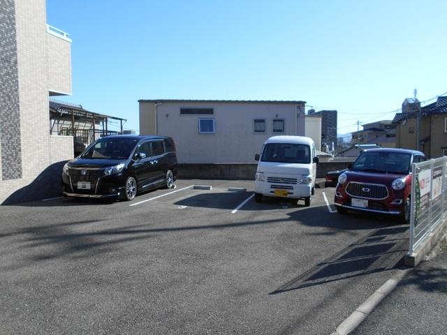 ＲＯＯＭ　ＢＯＷＷＯＷ（203） 駐車場